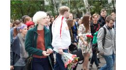 Более тысячи студентов  ежедневно спешат в колледж на учёбу