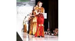 С коллекцией пасхальных яиц из музея колледжа "Ювелирное искусство" на неделе моды ESTET FASHION